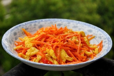 胡萝卜炒什么菜
