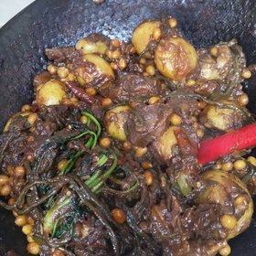 牛肉小土豆咸菜的做法