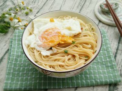 鸡蛋面条怎么煮
