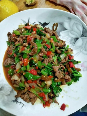 牛肉炒洋葱的家常做法