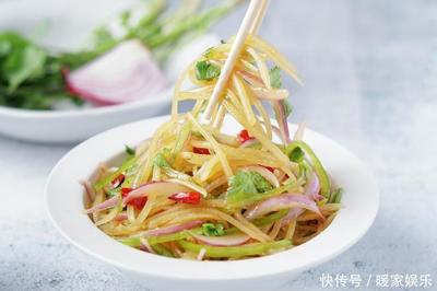 洋葱炒土豆丝的做法
