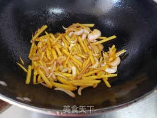 洋葱炒土豆丝的做法