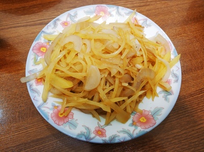洋葱炒土豆丝的做法