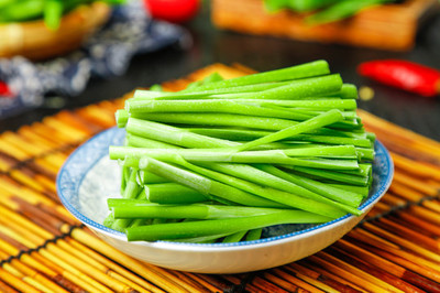 嫩韭菜