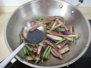 茄子片怎么炒好吃
