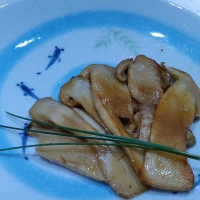黄油松茸