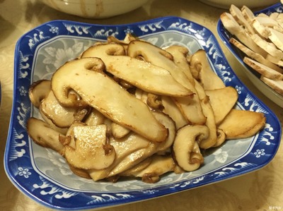 黄油松茸