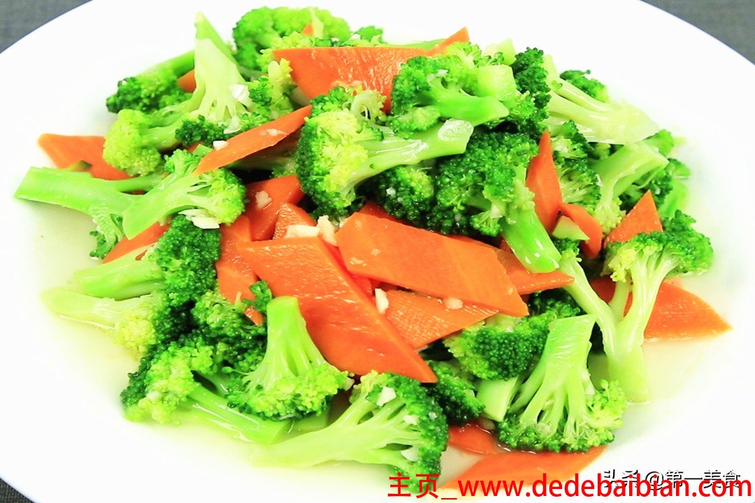 西兰花炒胡萝卜的做法