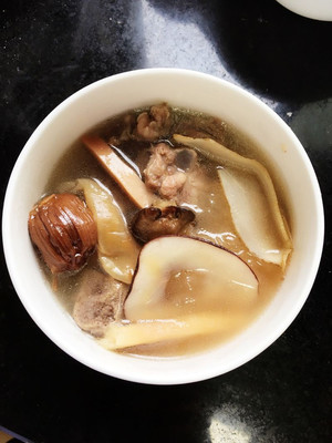 海底椰排骨汤的做法