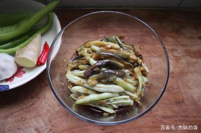 凉拌豆角茄子的做法