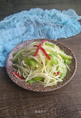 炝拌芹菜的做法