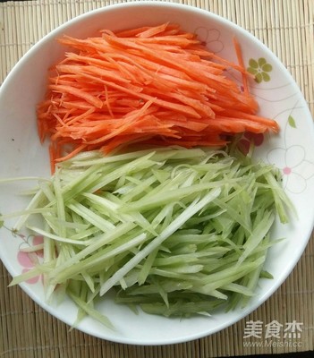 炝拌芹菜的做法