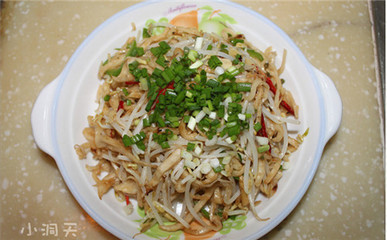 豆芽炒饼丝的家常做法