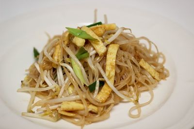 豆芽炒饼丝的家常做法