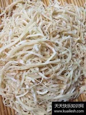 豆芽炒饼丝的家常做法