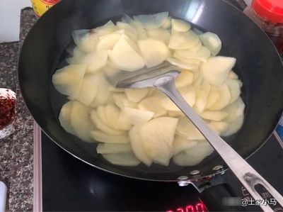 切土豆片的方法