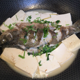 豆腐炖鲈鱼的家常做法