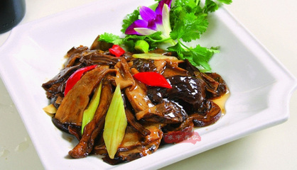 黑牛肝菌炖汤