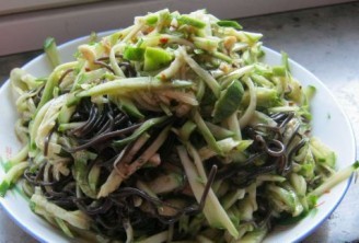 蕨根粉拌黄瓜的做法