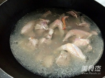 天麻乳鸽汤的做法