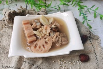 薏米莲藕排骨汤