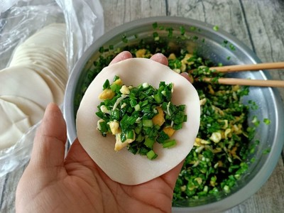 鸡蛋韭菜馅饺子的做法