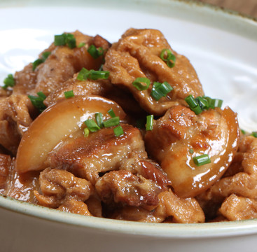 红烧肉豆腐泡