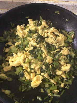 芹菜鸡蛋怎么炒好吃