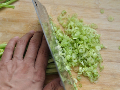 芹菜饺子芹菜用焯水吗