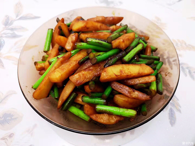 蒜苔土豆条怎么做好吃