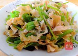 芹菜炒豆腐皮的做法
