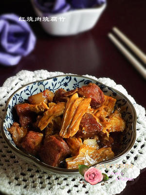 红烧肉豆腐泡