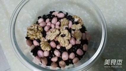 核桃花生豆浆的做法