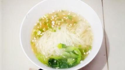 清淡挂面汤的做法