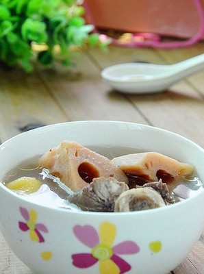 大骨莲藕汤的做法