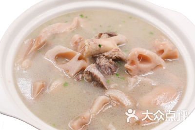 大骨莲藕汤的做法