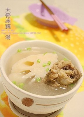 大骨莲藕汤的做法