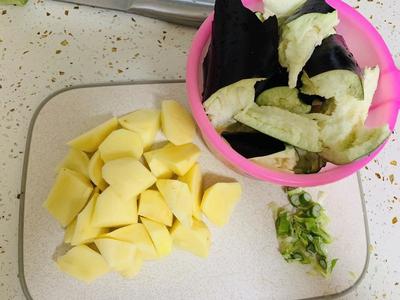 茄子土豆馅饺子的做法