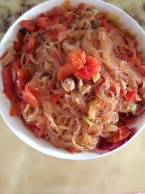 西红柿炒粉条的做法