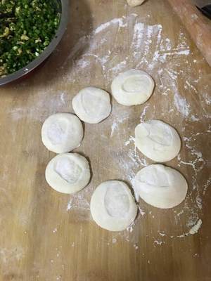 饺子皮做韭菜盒子