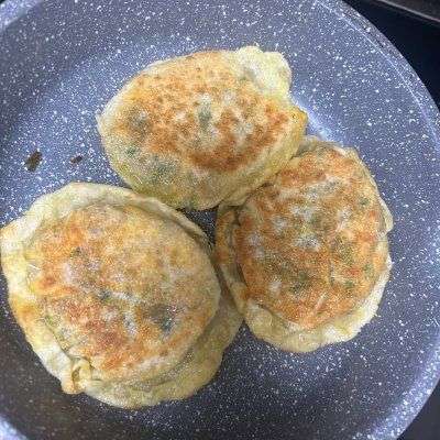 饺子皮做韭菜盒子