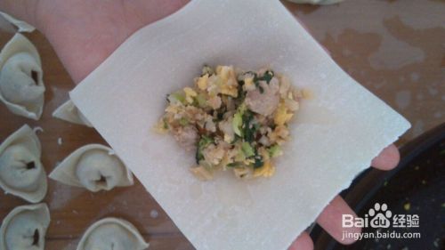 方饺子皮怎么包饺子
