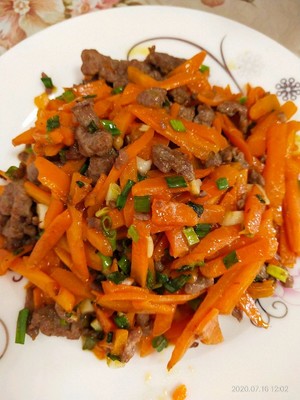 牛肉炒胡萝卜