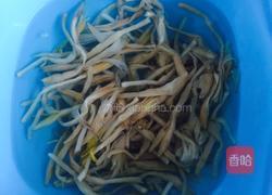 干黄花菜炖排骨的做法