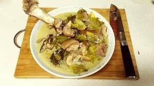 酸菜蹄膀的做法