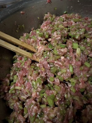 牛肉芹菜包子馅做法大全