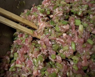 牛肉芹菜包子馅做法大全