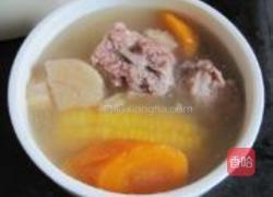 熬排骨汤的做法