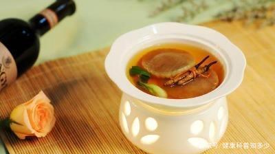 冬虫夏草炖汤放几根
