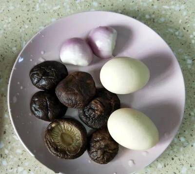 香菇能和鸡蛋一起煮吗